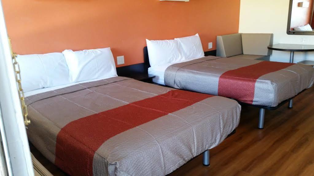 Motel 6-Blue Springs, Mo Eksteriør billede