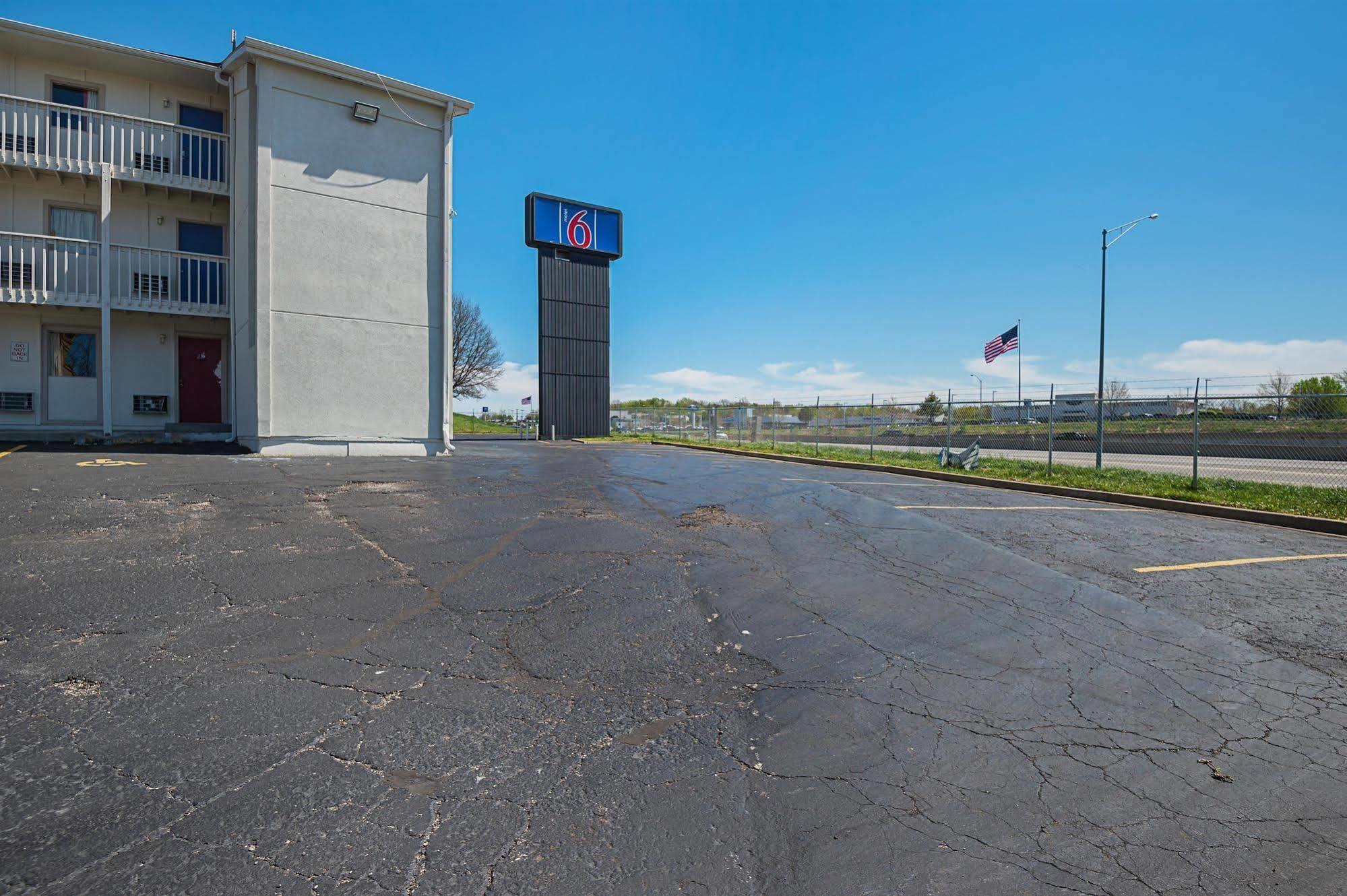 Motel 6-Blue Springs, Mo Eksteriør billede