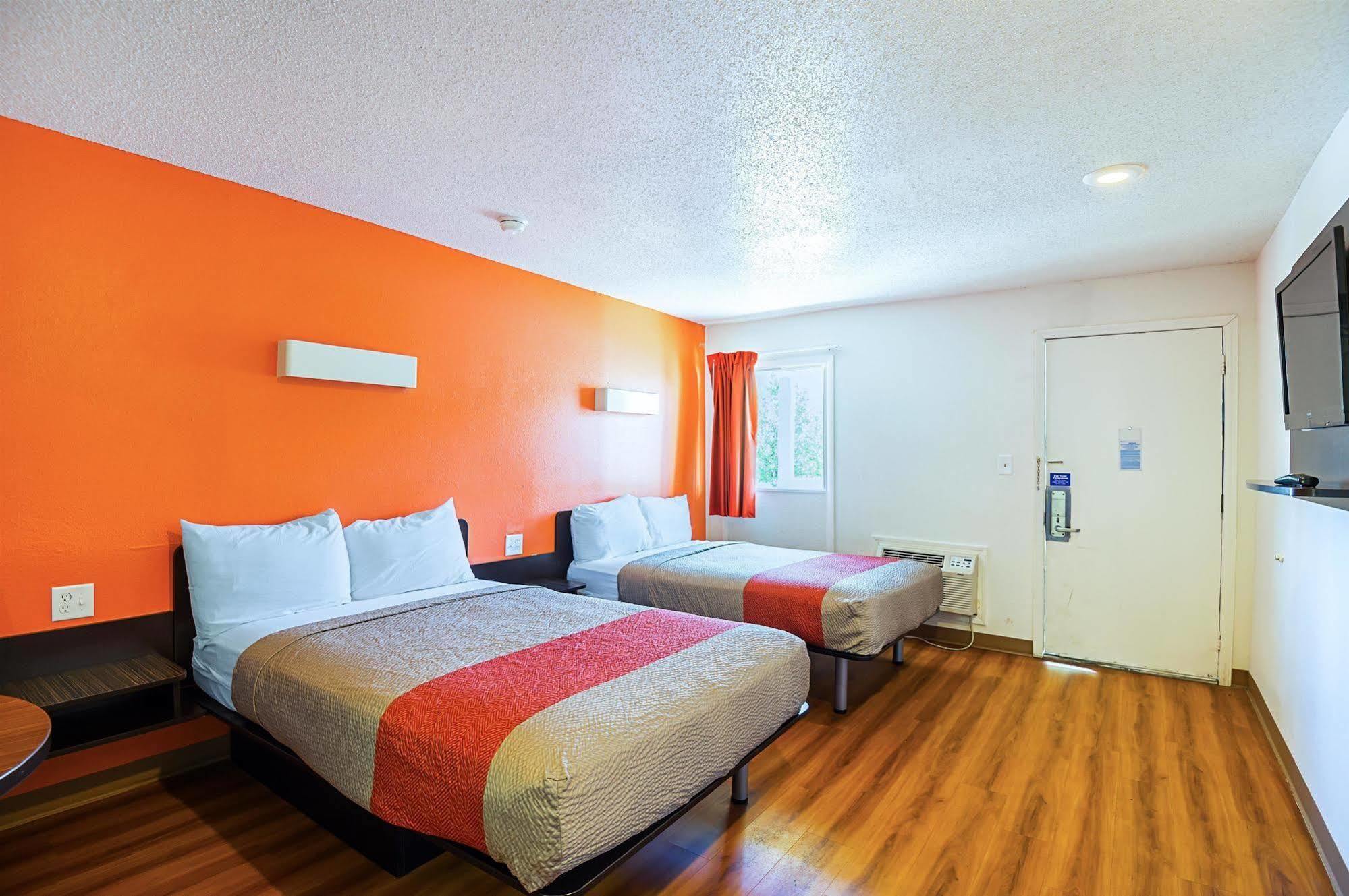 Motel 6-Blue Springs, Mo Eksteriør billede