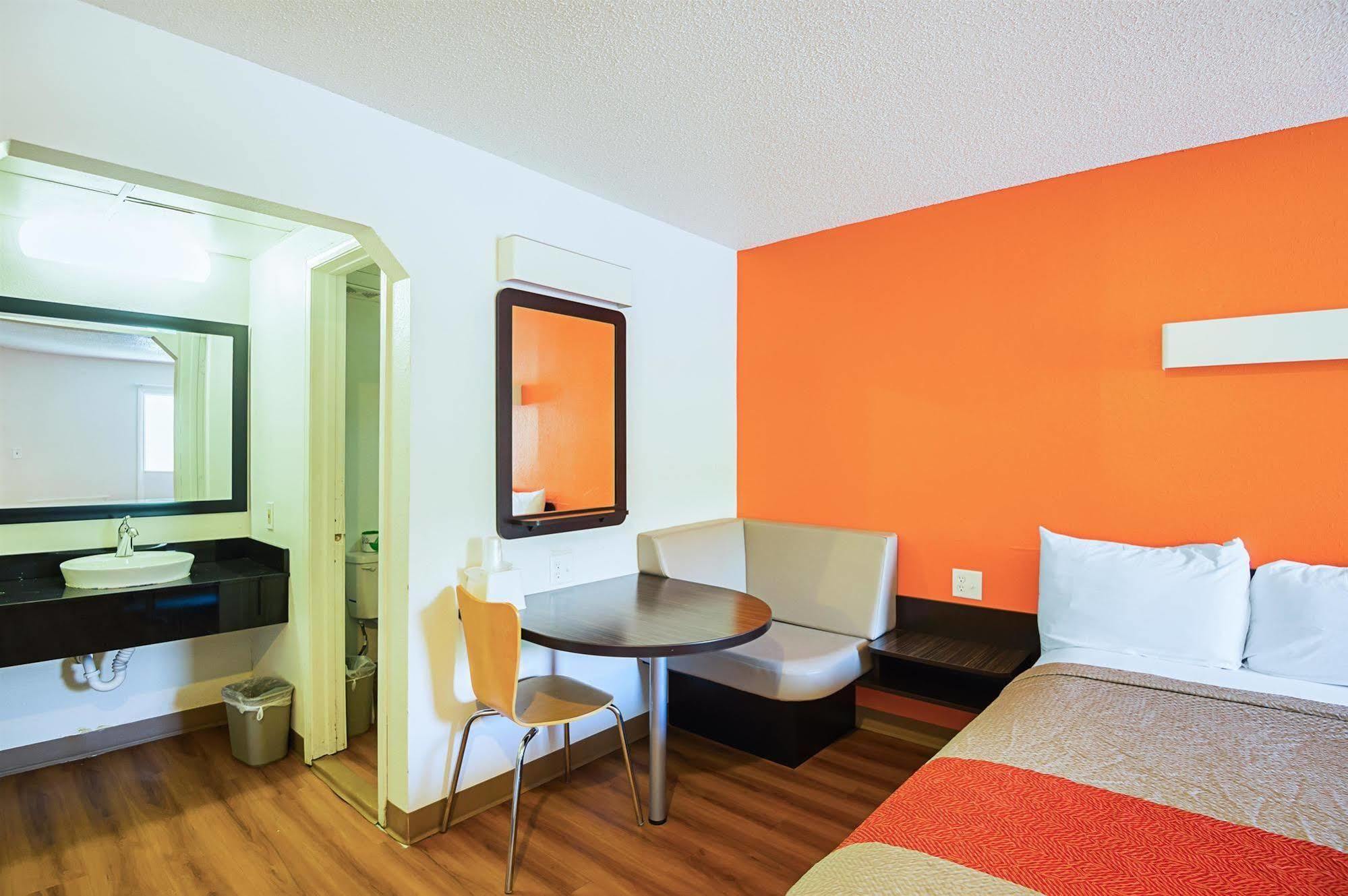 Motel 6-Blue Springs, Mo Eksteriør billede