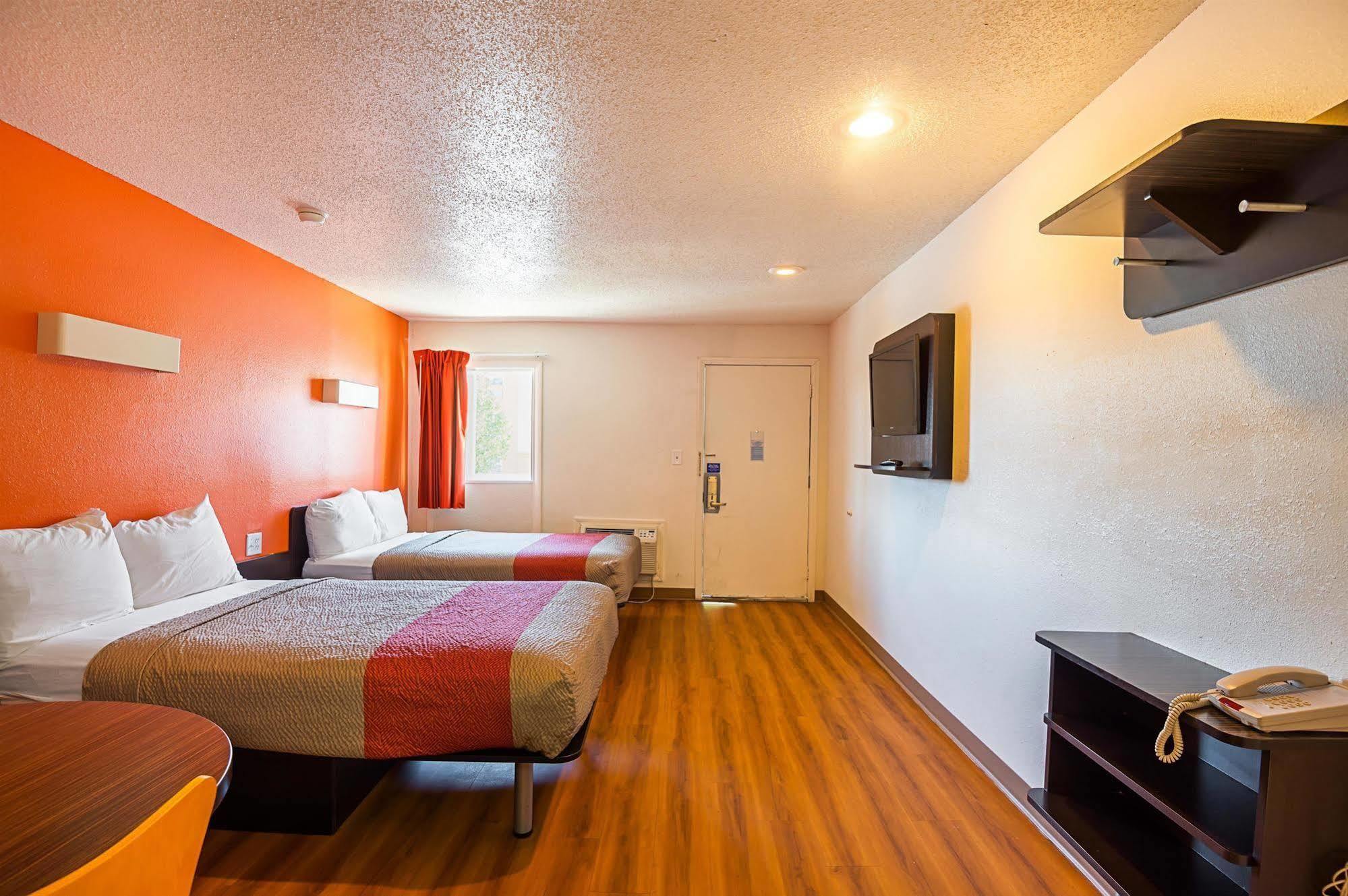 Motel 6-Blue Springs, Mo Eksteriør billede