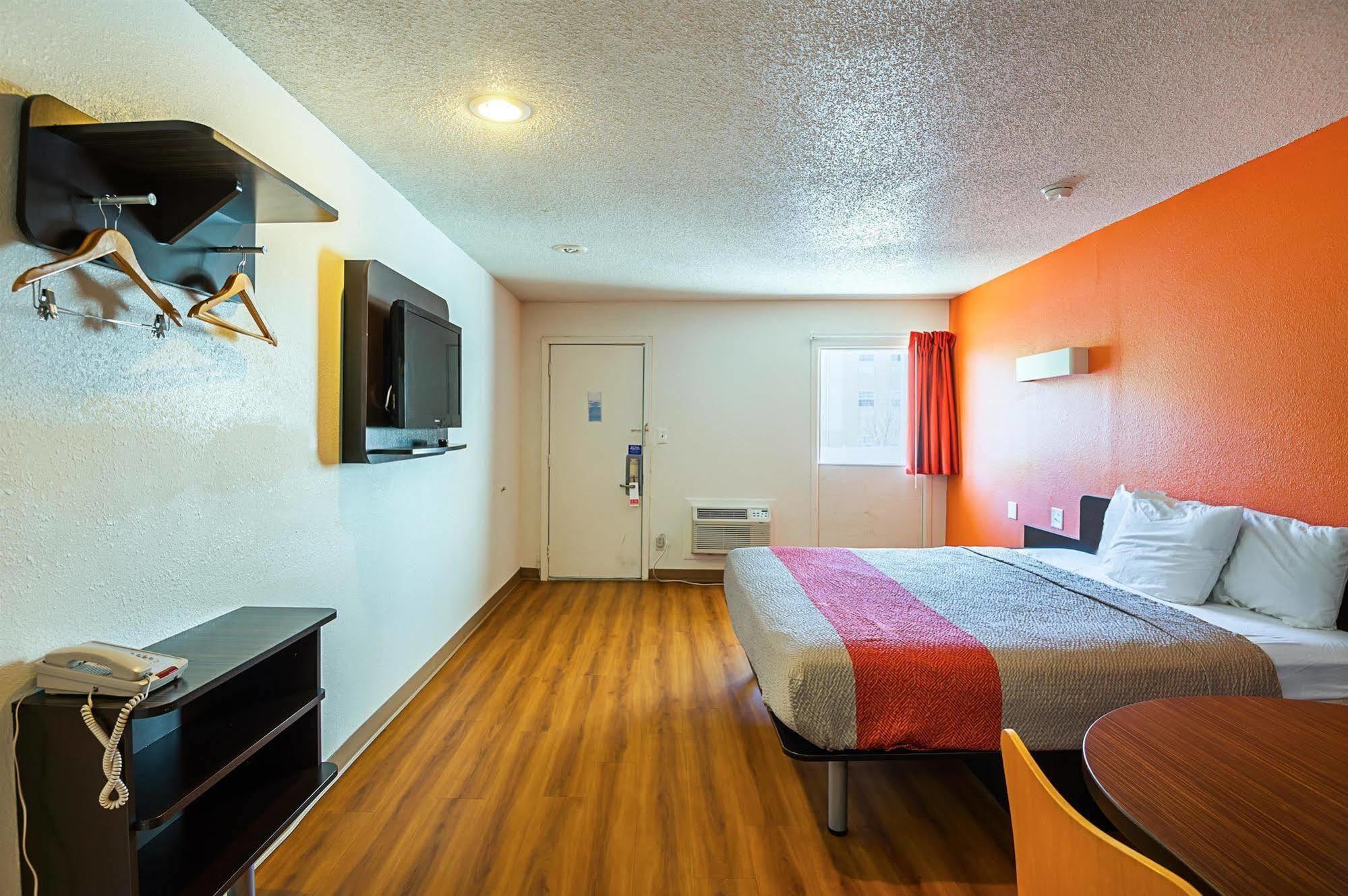 Motel 6-Blue Springs, Mo Eksteriør billede